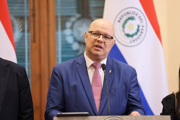 Lovera descarta subir impuestos y apuesta por formalización para afrontar deudas del Estado - El Trueno