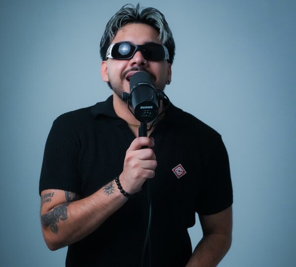 Nicolá estrena "Tus Celos", una cumbia romántica sobre el desamor