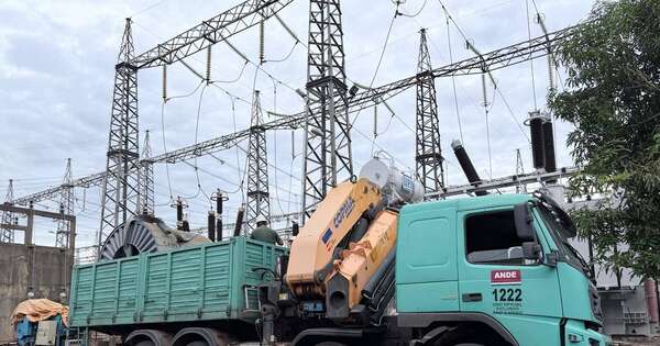 La Nación / Fallo en transformador de Puerto Botánico dejó a oscuras a barrios de Asunción y zonas aledañas