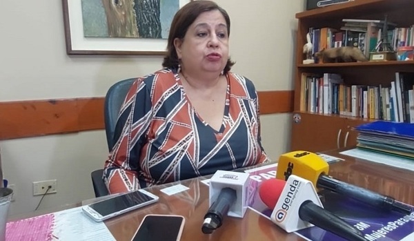 Esperanza Martínez urge reforma urgente de las residencias médicas