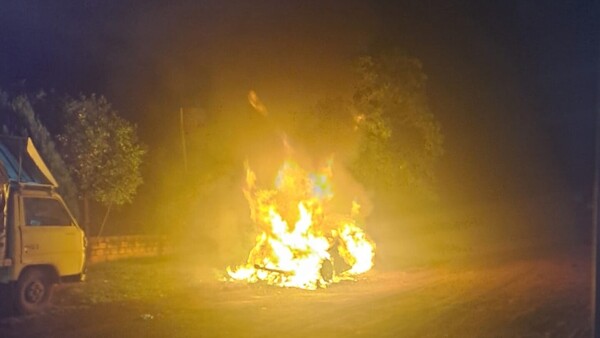 Camioneta de alta gama arde en llamas y la Policía sospecha que incendio fue intencional en CDE