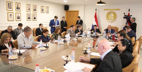 Modificaciones a la Caja Parlamentaria figuran como primer punto en el Senado - ADN Digital