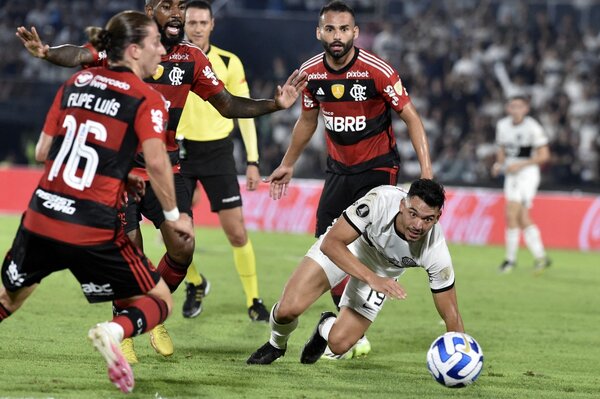 Filipe Luís recuerda su partido ante Olimpia: "Fue horrible, quedamos eliminados"