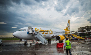 Impacto de rayo altera instrumentos de avión y frena despegue por seguridad - OviedoPress