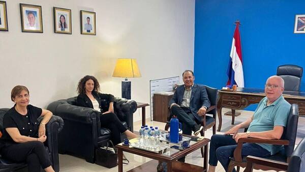 Titular del PLRA recibe a misión electoral de la UE y abordan recomendaciones