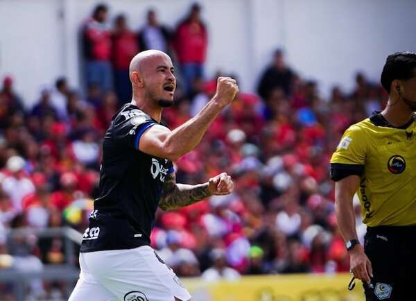 “Cocoliso” González y Perelló propician remontada del  líder Independiente del Valle - Fútbol Internacional - ABC Color