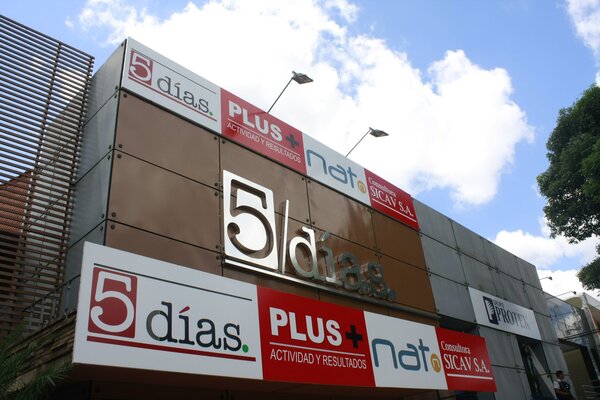 Detrás de cada gran decisión, hubo una página: Tres lustros de pasión por los negocios - 5Días