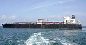 La Nación / Trump amenaza con destruir cualquier barco iraní que intente forzar el bloqueo de los puertos