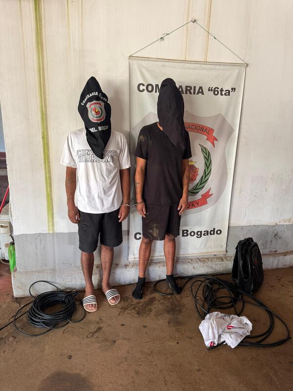 Tras persecución, detienen a dos sujetos y recuperan objetos hurtados