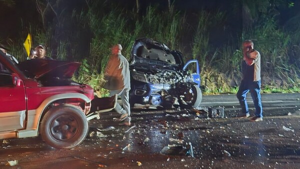 Choque frontal entre dos camionetas deja un fallecido y un herido en Santaní