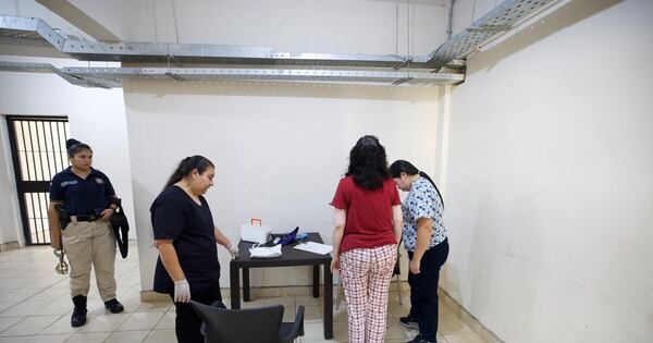 Diario HOY | Dalia López ya ocupa una celda en la cárcel de mujeres