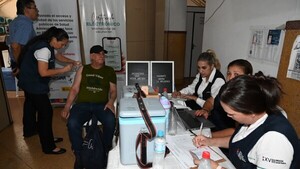 Vacunación contra influenza comenzó en hospitales del país