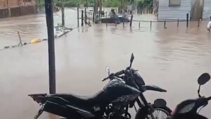 Lluvia inunda el barrio Nuevo Horizonte en San Lorenzo y vecinos piden asistencia a las autoridades