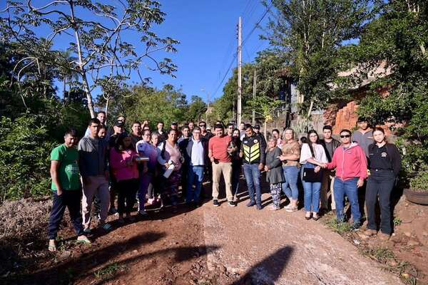 Buscan solución a las inundaciones en dos asentamientos de Ciudad del Este - ABC en el Este - ABC Color