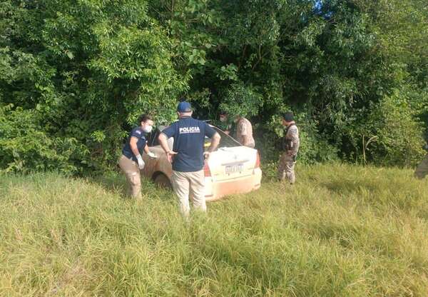 Persecución y recuperación de vehículo en General Artigas en el marco de la investigación de atraco a candidato a concejal - Policiales - ABC Color