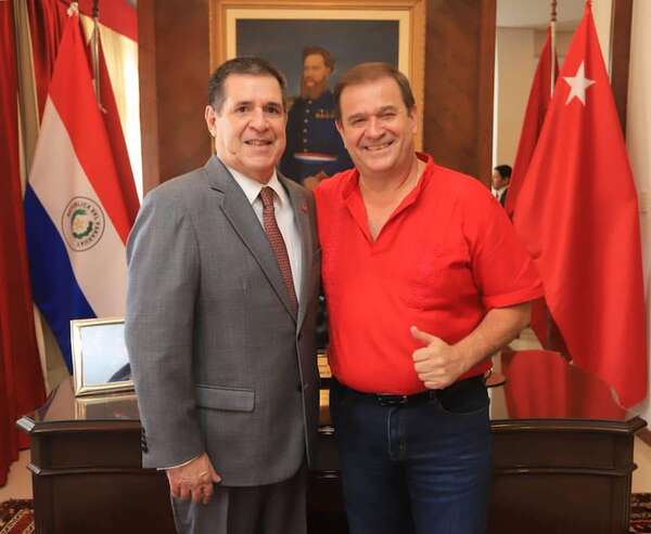 Pablo Zeballos denuncia que intendente de Lambaré cerró su local gastronómico por sus críticas - Política - ABC Color