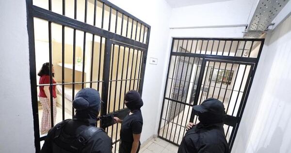 La Nación / Dalia López fue llevada al penal de Emboscada