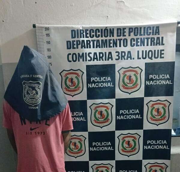 Luque: joven cae tras hurtar motocicleta en estacionamiento de supermercado - Policiales - ABC Color