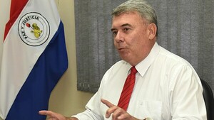 Defensor del Pueblo analiza pedir nulidad del título de Hernán Rivas