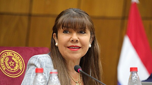 Celeste critica que Beto haya comparado a HC con dictador