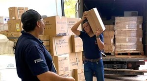 Popular / A full reforzaron abastecimiento de medicamentos