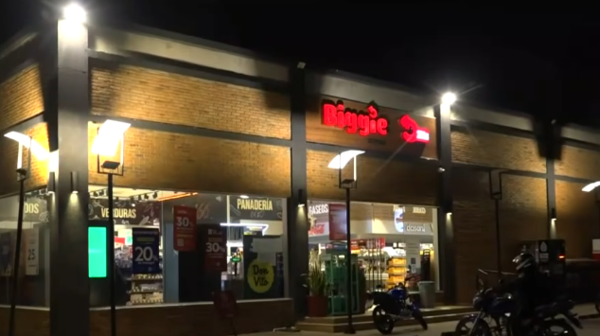 Trabajador de minimarket fue baleado durante un asalto