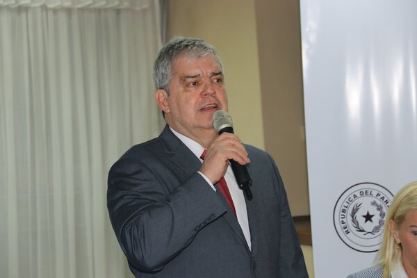 Riera apuntó contra Leite y plantea su alejamiento como embajador