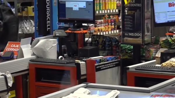 Encapuchados hieren a cajero y roban G. 1 millón en cadena de minimercado de Asunción
