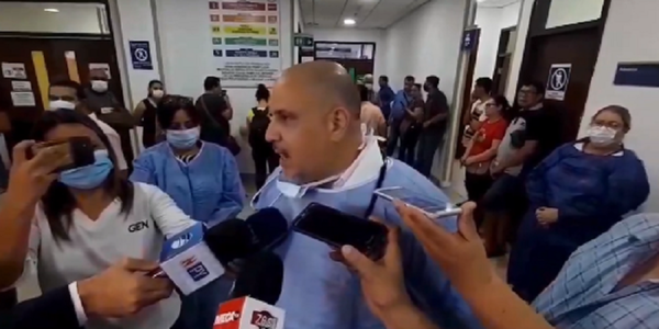 Médico advierte que seguirá denunciando falencias, tras su destitución del Ineram