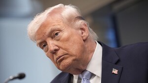 Trump defiende su imagen representado como Jesús: "Pensé que era yo como médico"