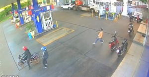 Video: Motochorros armados asaltan surtidor y se llevan G. 10 millones en CDE - ADN Digital