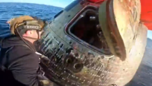 Video: El emotivo reencuentro de la tripulación de Artemis II con el equipo de rescate de la NASA