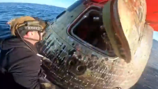 Video: El emotivo reencuentro de la tripulación de Artemis II con el equipo de rescate de la NASA