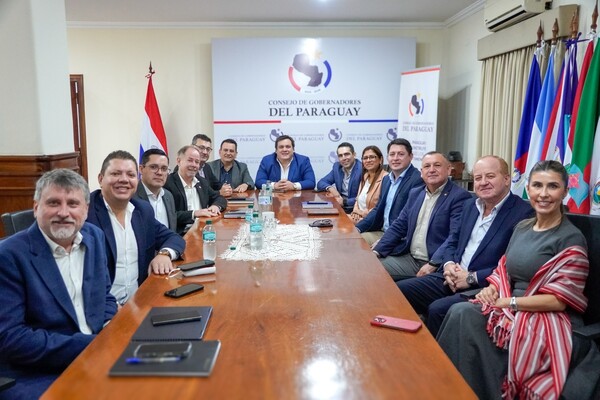 Gobernadores propondrán candidato a vicepresidente y respaldan precandidatura de Pedro Alliana - El Trueno