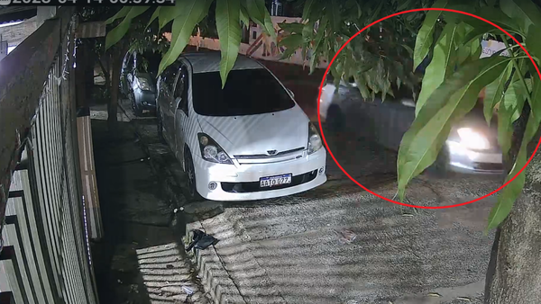 Banda armada roba lote de teléfonos celulares en violento asalto a un taxista en CDE