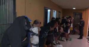 Diario HOY | Operativo policial en el Mercado 4 arroja una treintena de demorados