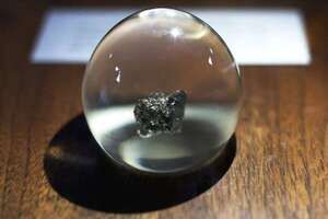 La historia de la roca lunar que llegó a Bolivia en 1973 - Ciencia - ABC Color