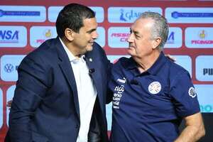 La APF pone en marcha el plan de blindar a Gustavo Alfaro, con proyecto a largo plazo - Selección Paraguaya - ABC Color