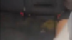 ¡No se aguantó! Pasajera dejó un "souvenir" de aquellos en el Bolt y encima dijo: "qué culpa tengo"