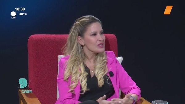 Video: Consultorio en Casa | Redes sociales, comparación constante y autoestima en adolescentes