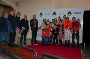 Turf: Show Emotion y Big Mac se imponen en los clásicos “Asociación de Criadores” - Polideportivo - ABC Color