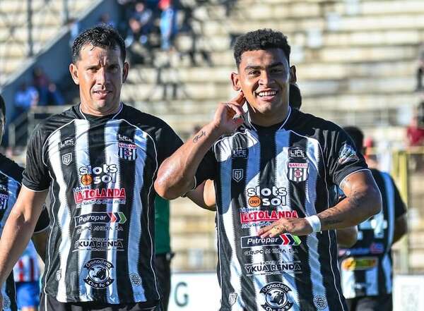 Primer grito triunfal de Santaní - Fútbol de Intermedia - ABC Color