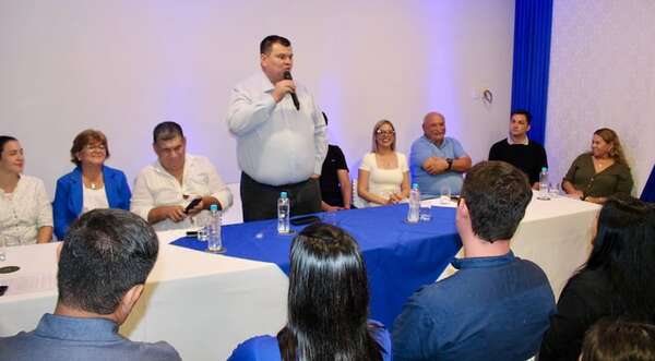 El PLRA tendrá un administrador de 25 años y una secretaria general de 30 años, promete Dionisio   - Política - ABC Color