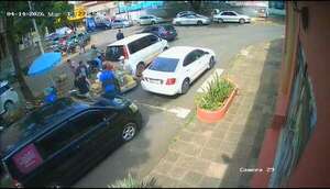 Video: ¿Entrega o robo? Se llevan millonaria carga de celulares en pleno centro de Ciudad del Este - ABC en el Este - ABC Color