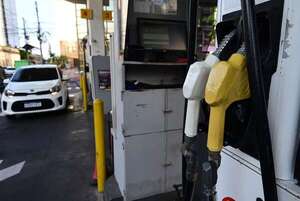 Conflicto en Medio Oriente dispara precios del petróleo y encarece el transporte local  - Economía - ABC Color