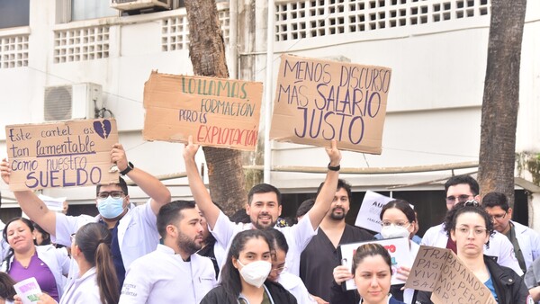 Alertan que sobrecarga horaria de residentes podría causar negligencia