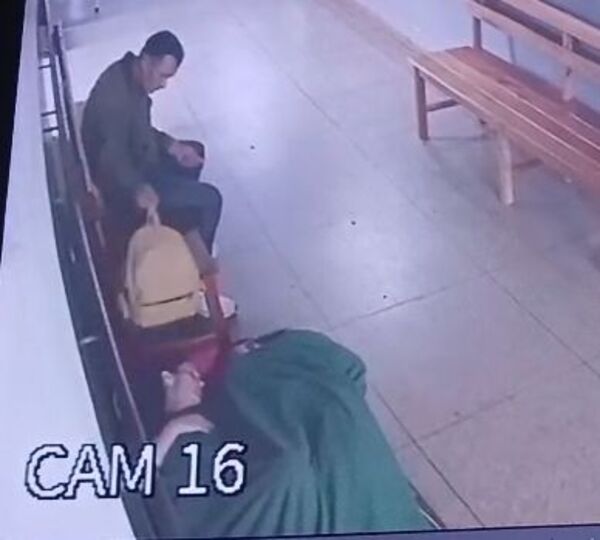 Popular / Infeliz omonda a doña mientras dormía en hospital