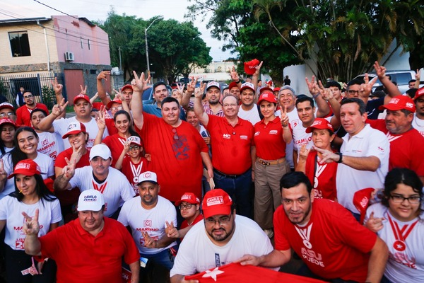 Camilo se consolida en barrios de Asunción - ADN Digital