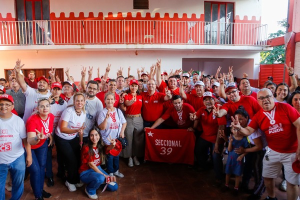 Popular / Casa por casa, voto por voto: Camilo pisa fuerte en Asu