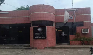 MRA: Desesperada madre amenazó con prenderse fuego tras sobreseimiento del presunto abusador de su hija - OviedoPress